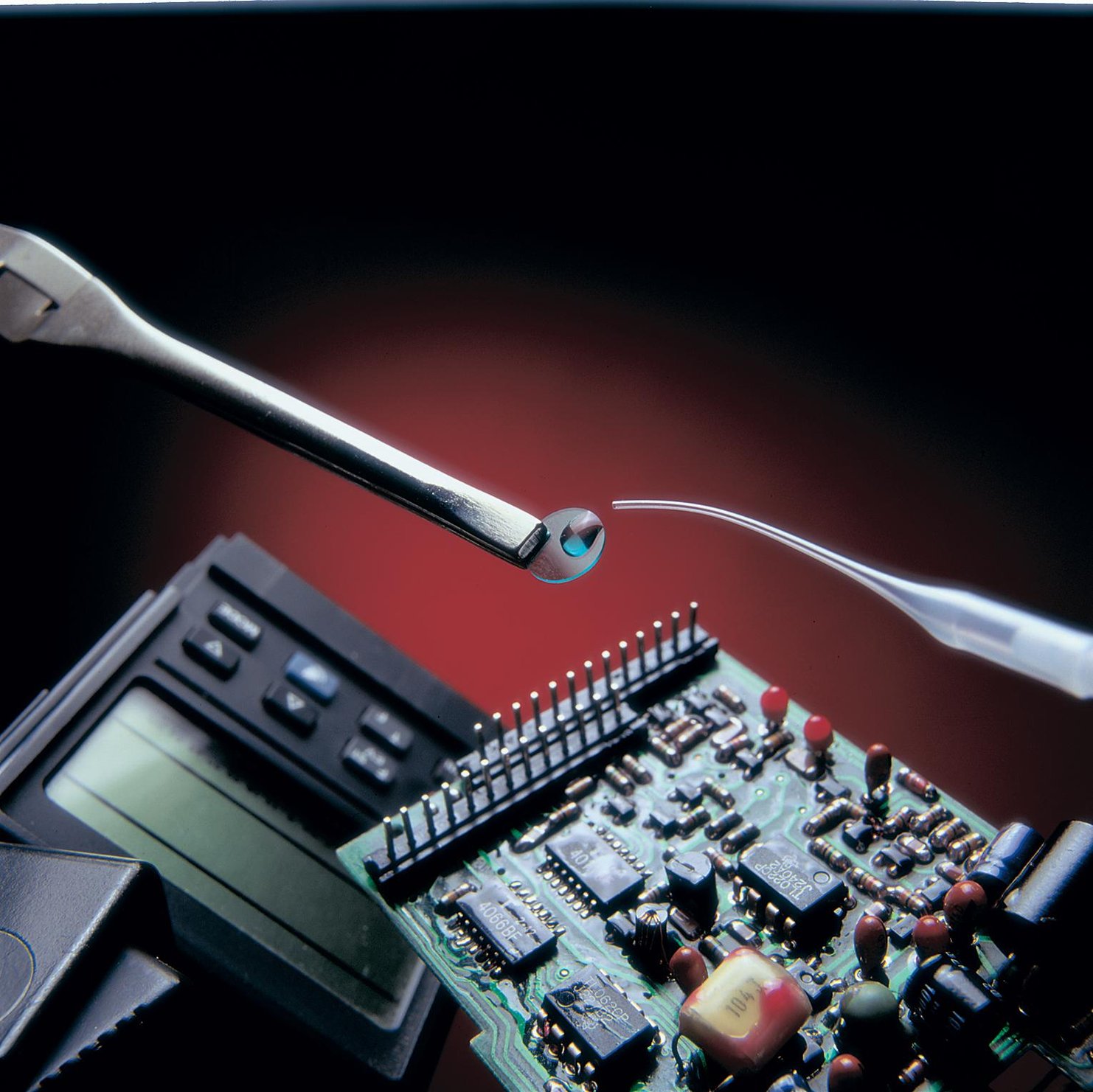 The Ultimate Guide to Cyanoacrylate Glue Dispensing Methods & Applicators